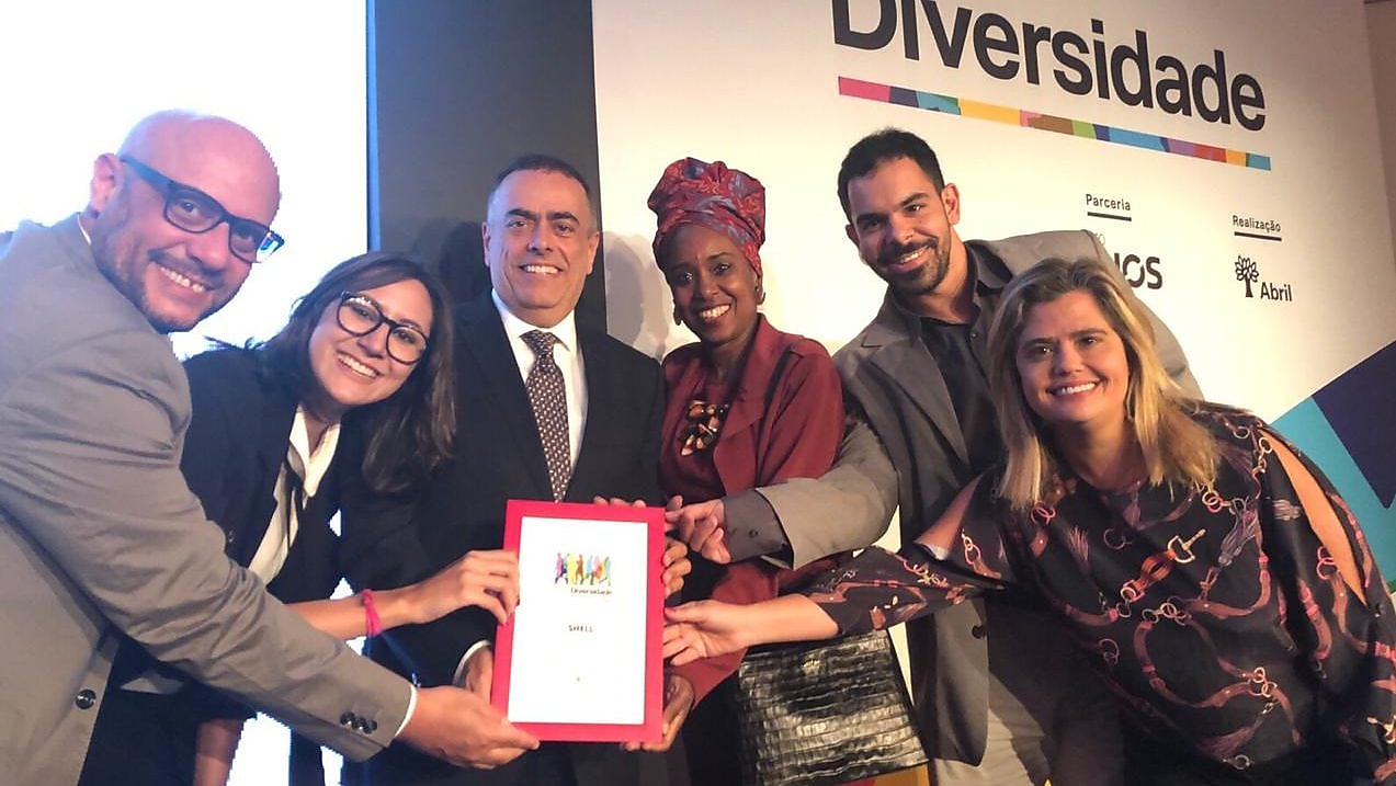 Presidente da Shell Brasil e líderes das redes de afinidades recebem o prêmio Guia Exame de Diversidade 2019