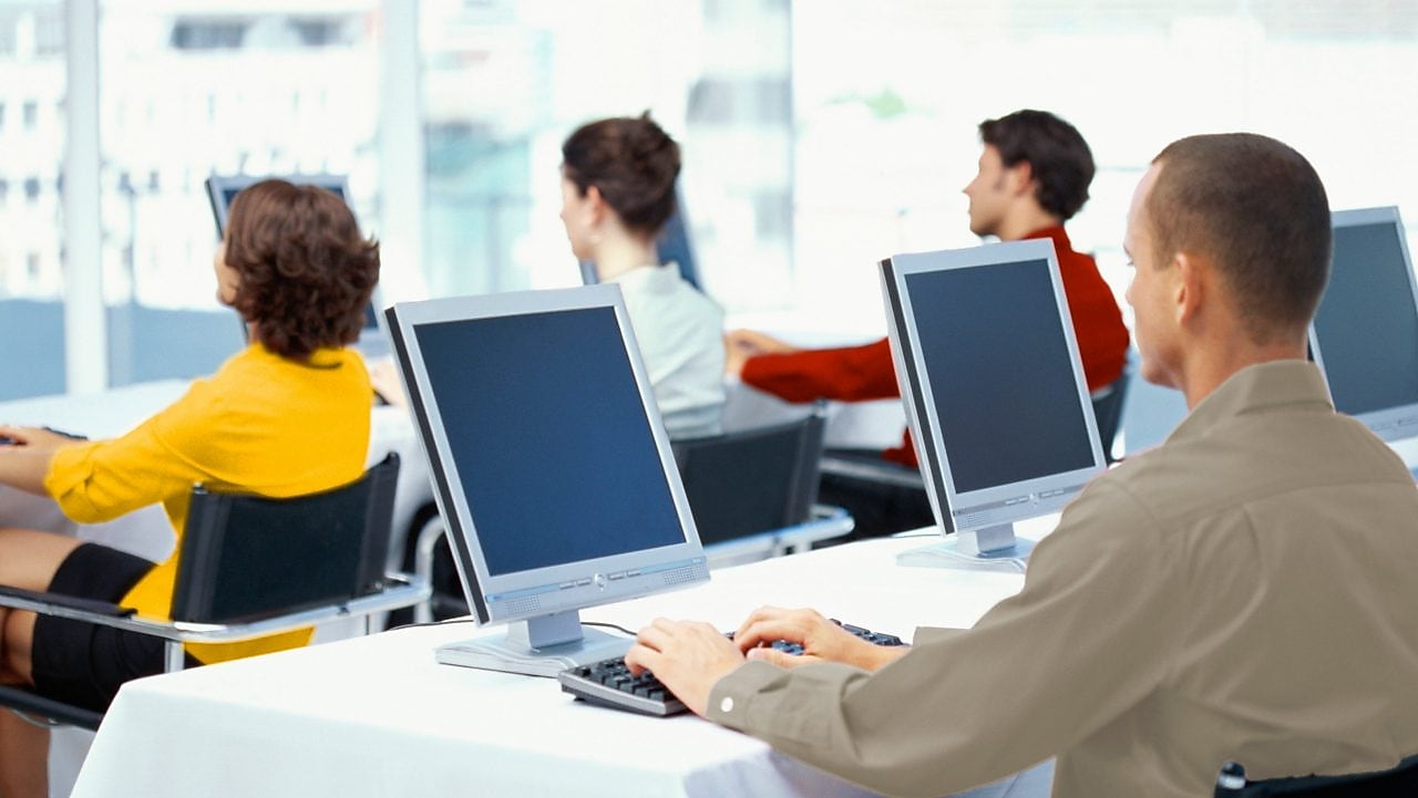 Informações para contato com a Central de Atentimento ao cliente e escritório no Brasil. Precisa incluir informação sobre a Raízen (ver Veronica.Cortizo@raizen.com)