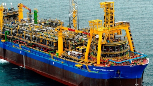 Navio FPSO Espírito Santo no campo de petróleo BC-10 no Brasil