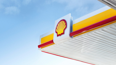Testeira de posto Shell com destaque para a concha da Shell