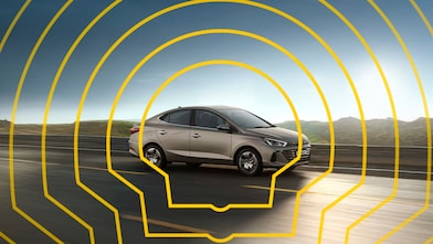 Embalagem de lubrificante semissintético com produto escorrendo pelo gargalo