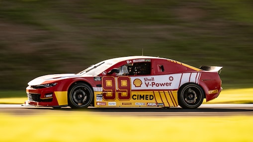 Carro de Galid Osman na pista