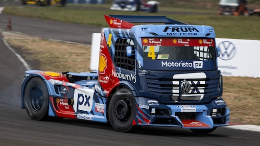 Caminhão da Copa Truck na pista