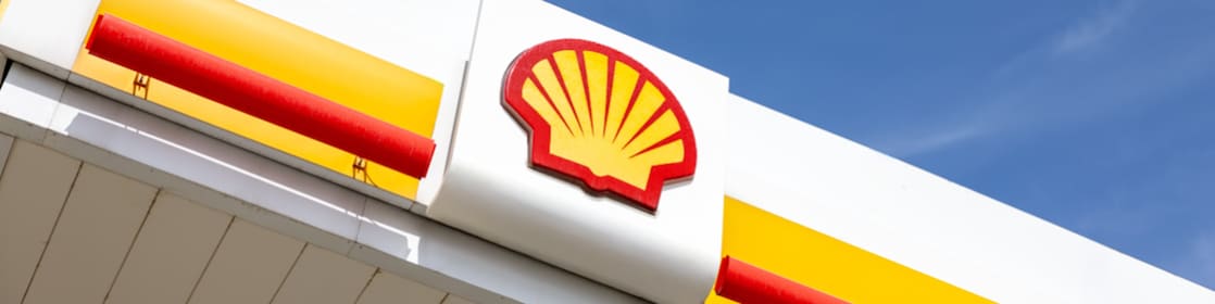 Testeira de posto Shell com destaque para concha da Shell